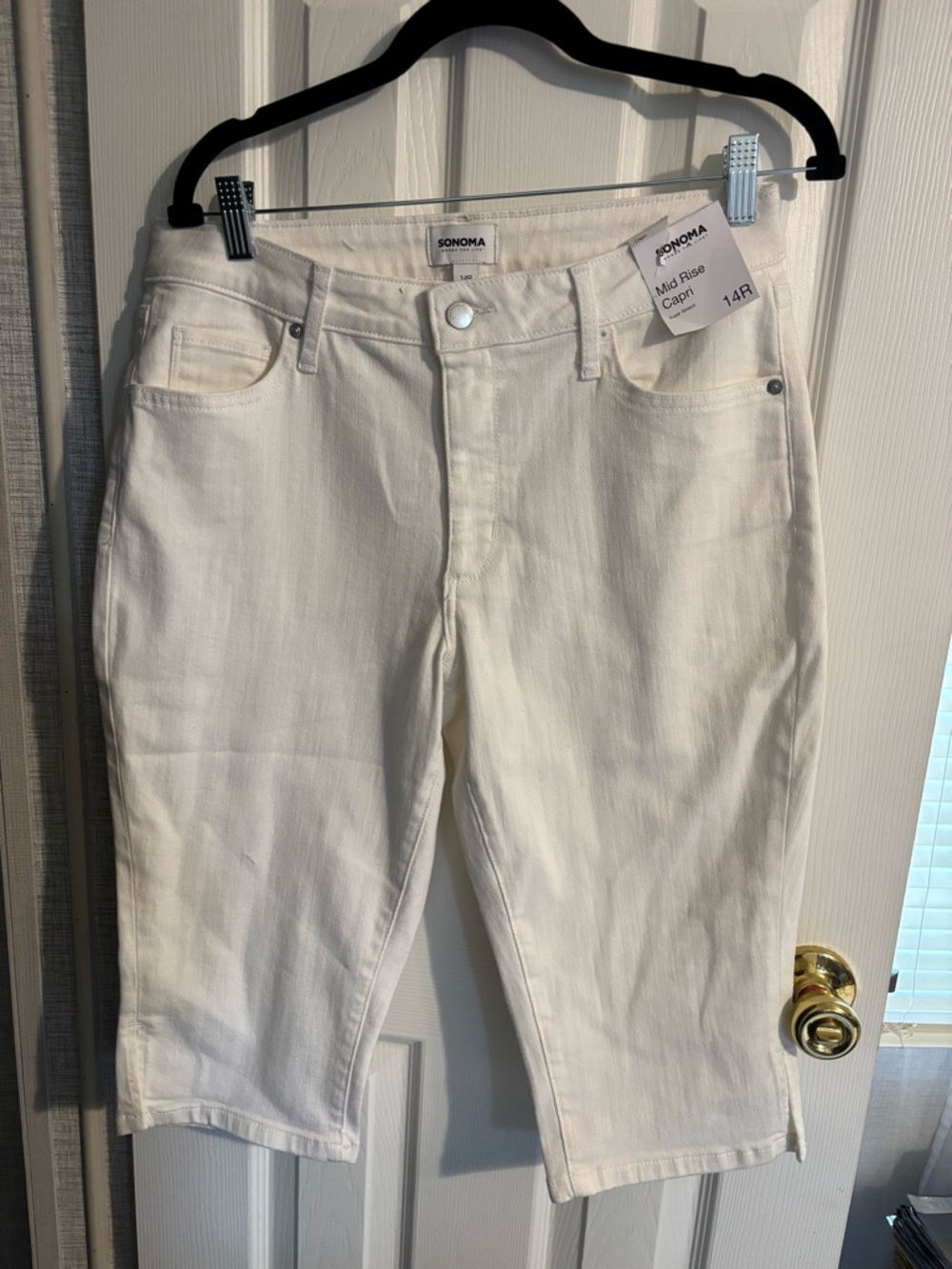 Sonoma White Waistband Button Capri Midrise Size 14R NWT
